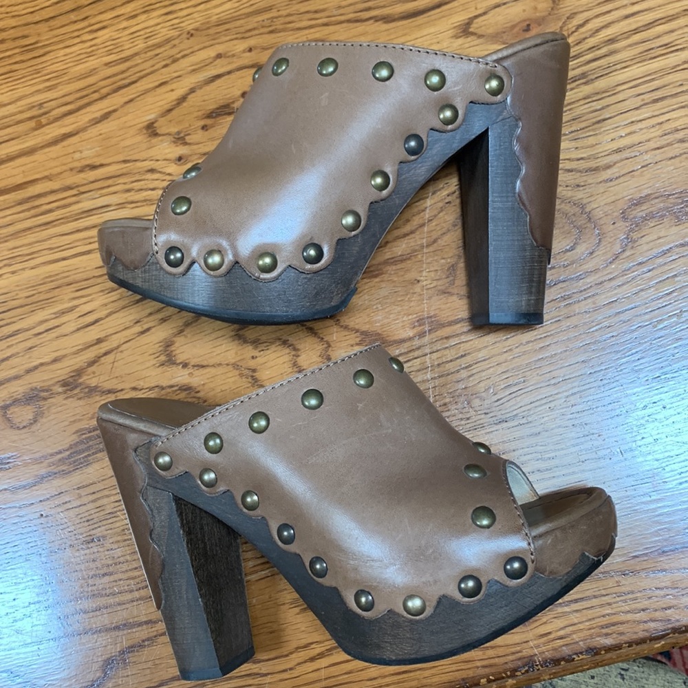 Stuart Weitzman Sequoia Studded Clog In Mousse Bu… - image 3